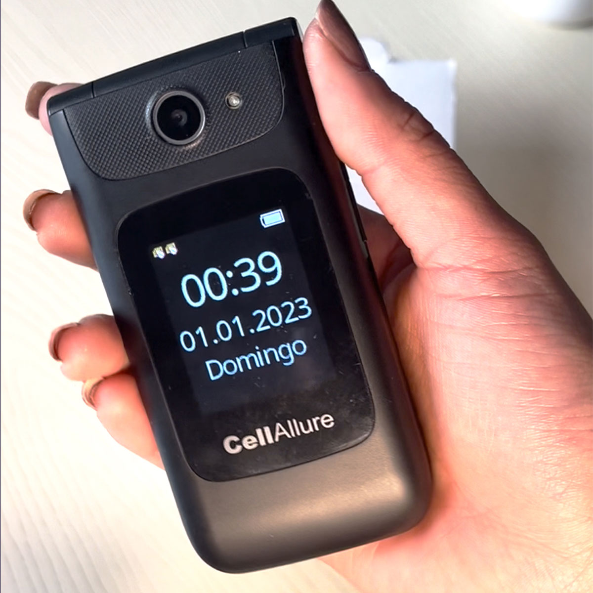 Paquete 2 teléfonos Celulares CellAllure Bienestar