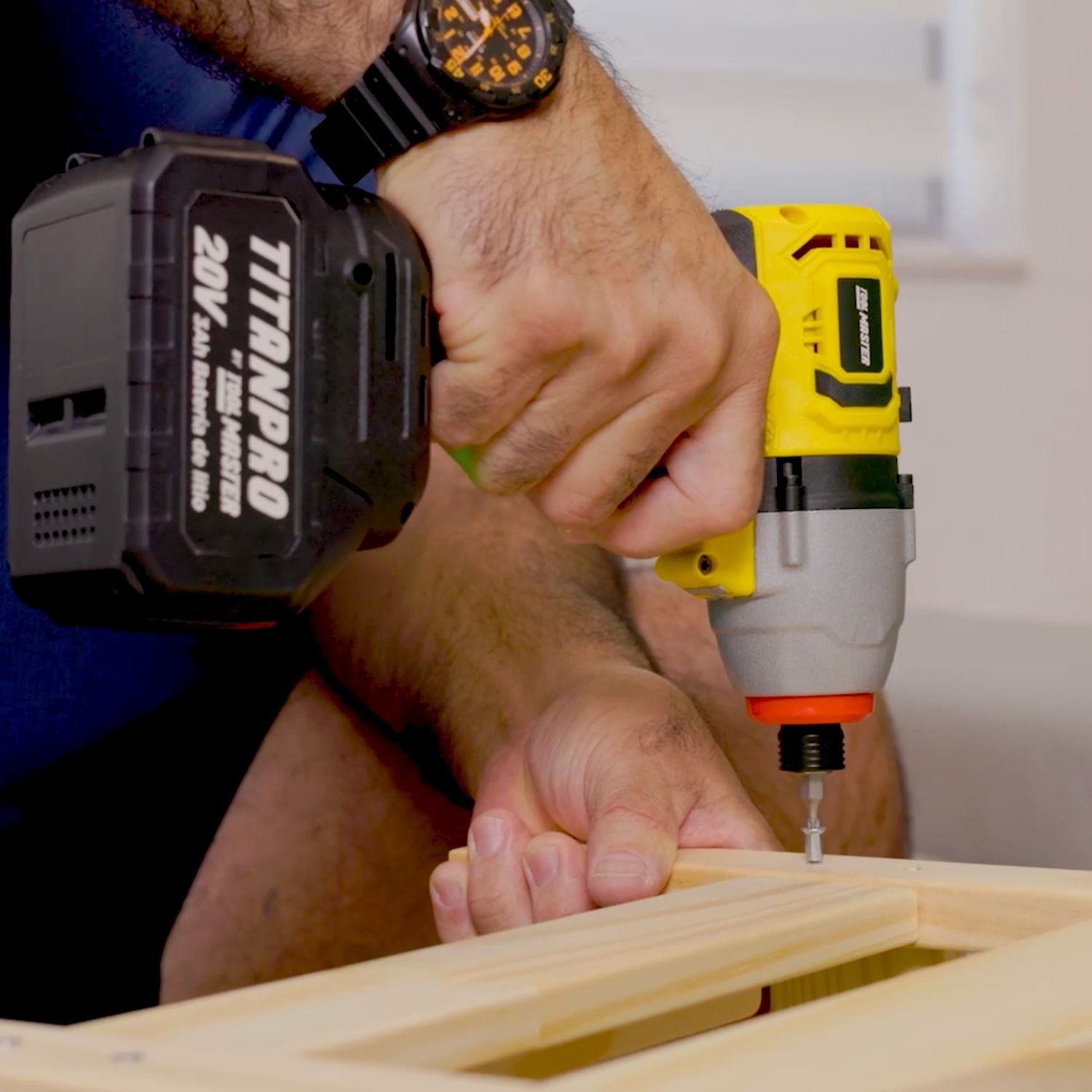 Taladro multifunción 6 cabezales Titan Pro Tool Master