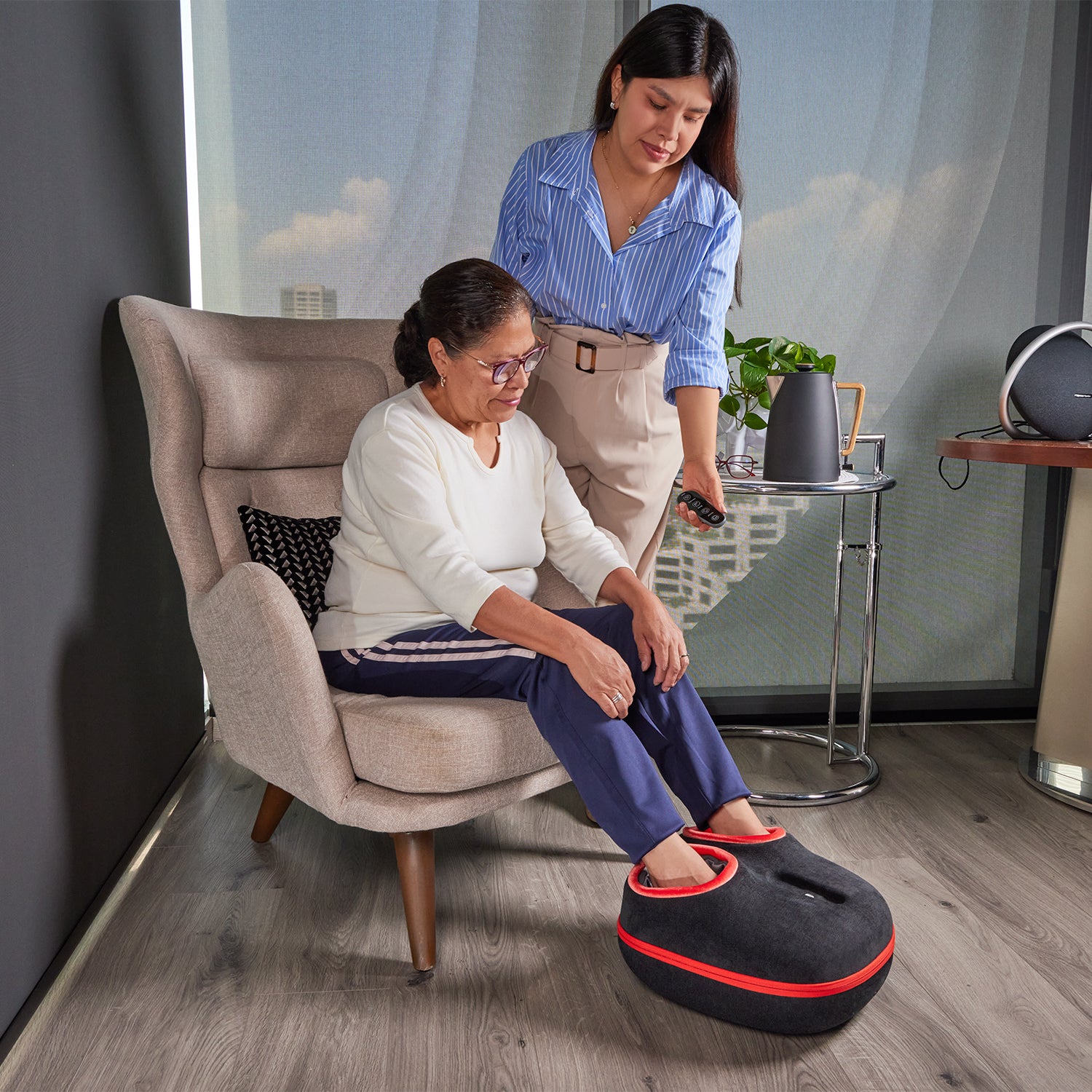 Multi Masajeador de pies Power Comfort + Cojín terapéutico articulado